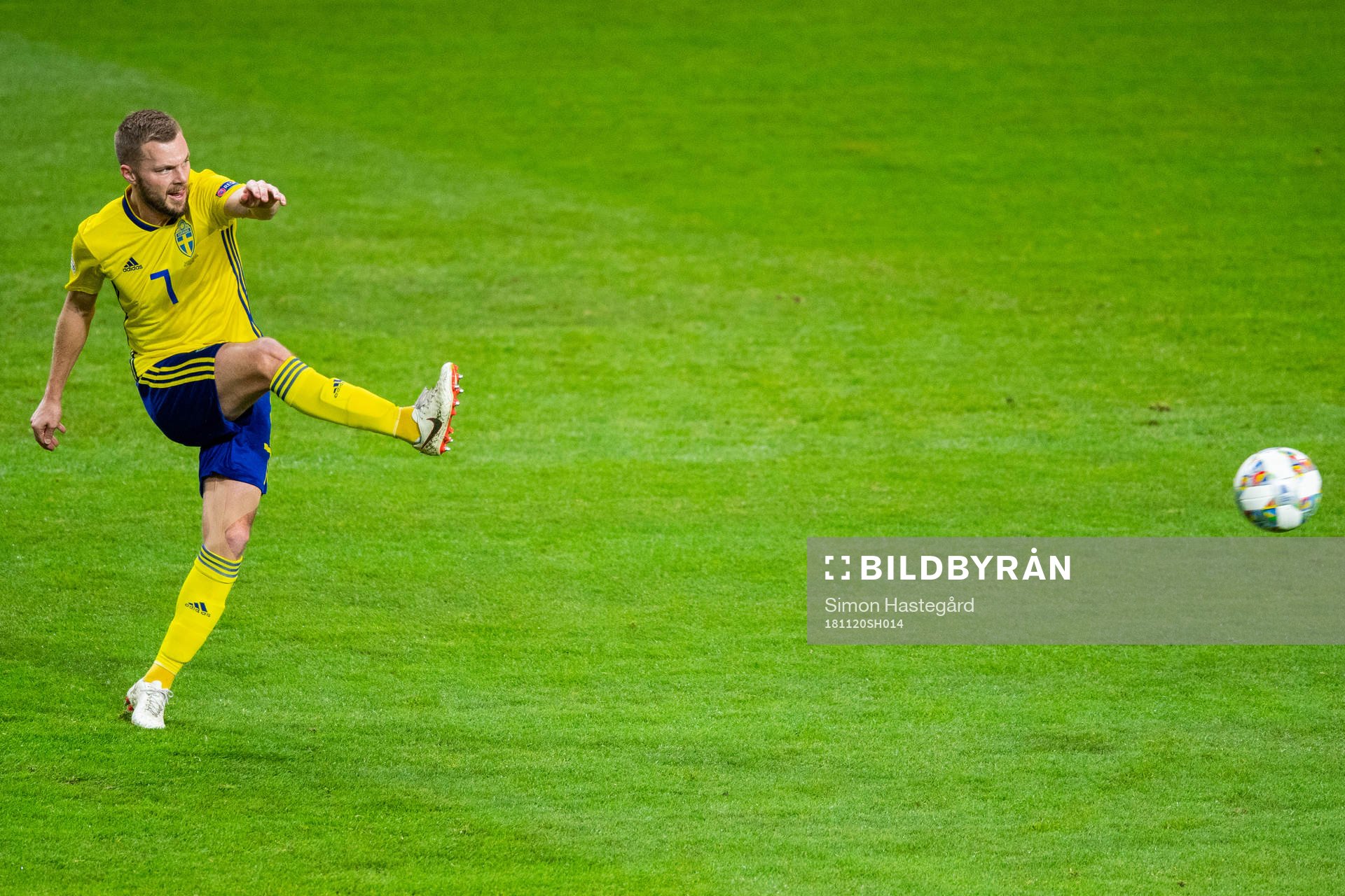 Sebastian Larsson of Sweden with a free kick