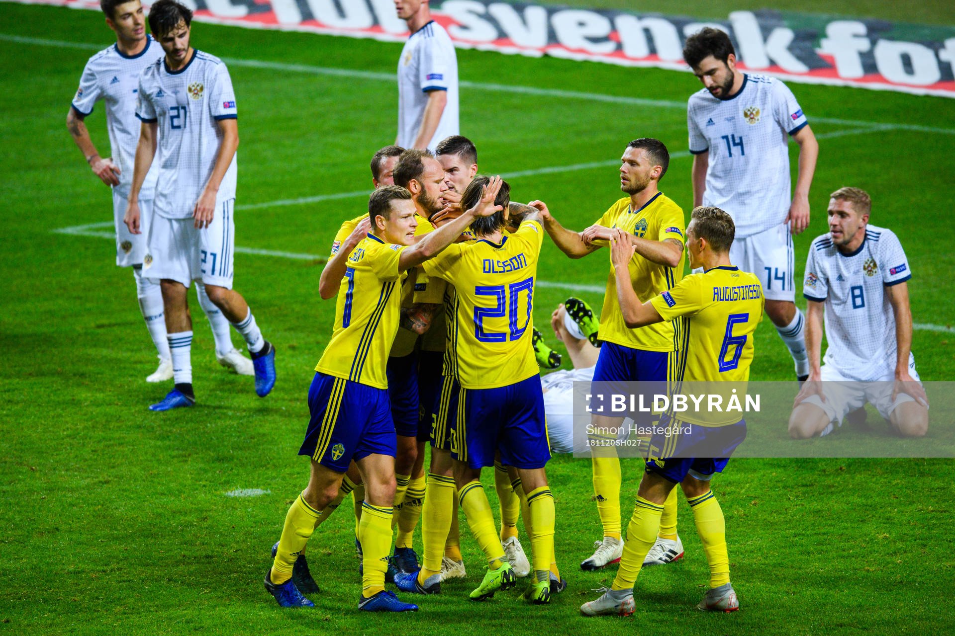 Players of Sweden celebrates the 1-0 by Victor Nilsson Lindelöf during the Nations League football match between Sweden and Russia on November 20, 2018 in Stockholm.