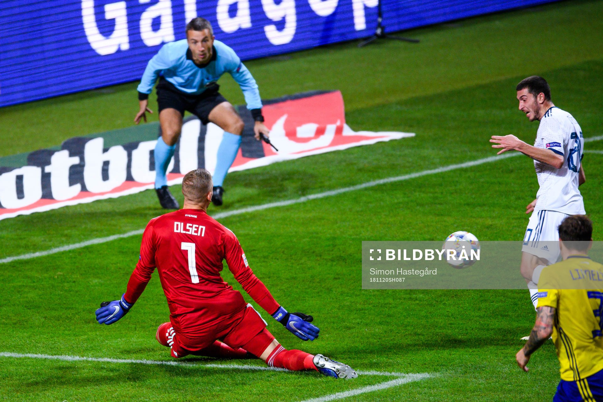 goalkeeper Robin Olsen of Sweden with a save