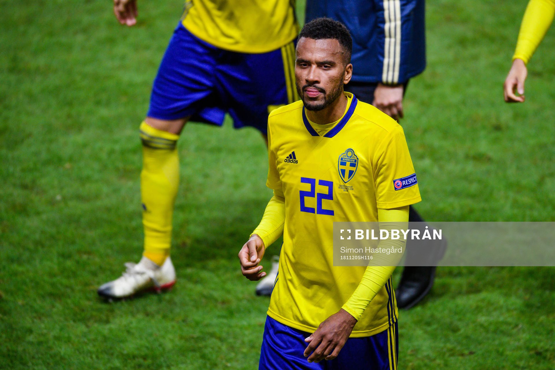 Isaac Kiese Thelin of Sweden looks dejected