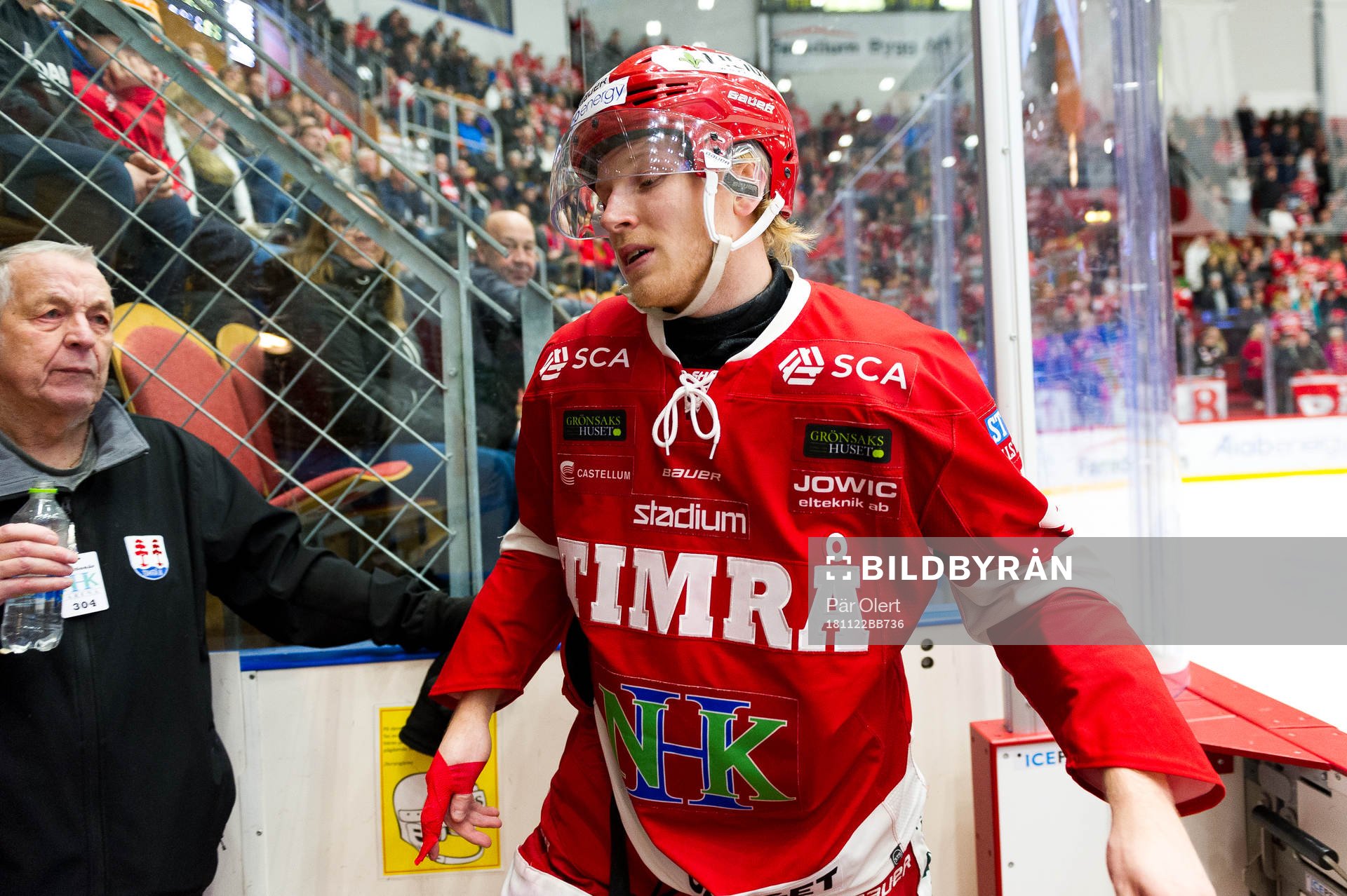 Timrås Alexander Falk kliver av