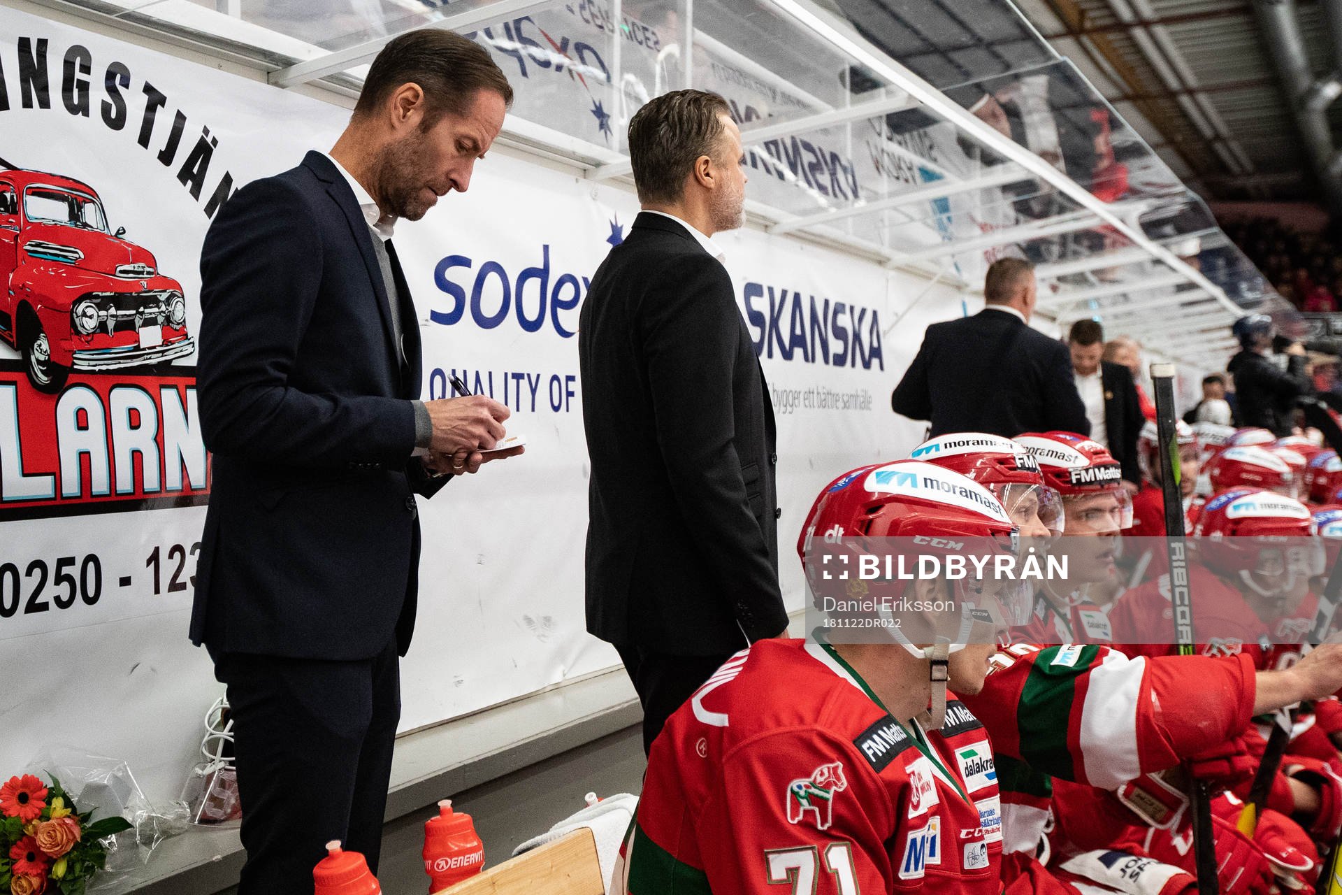 Moras sportchef Anders Forsberg i båset