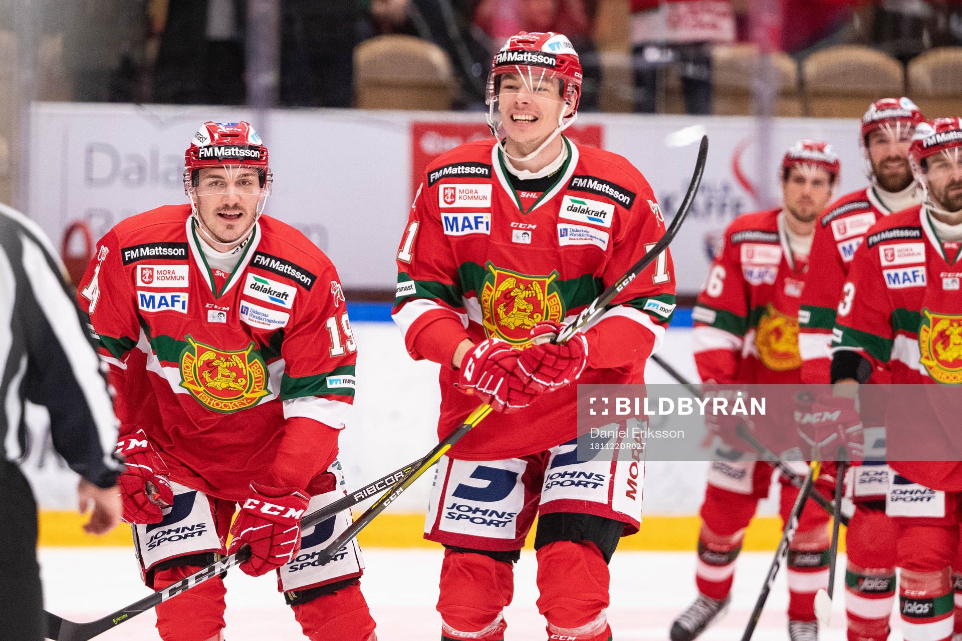Moras John Persson jublar