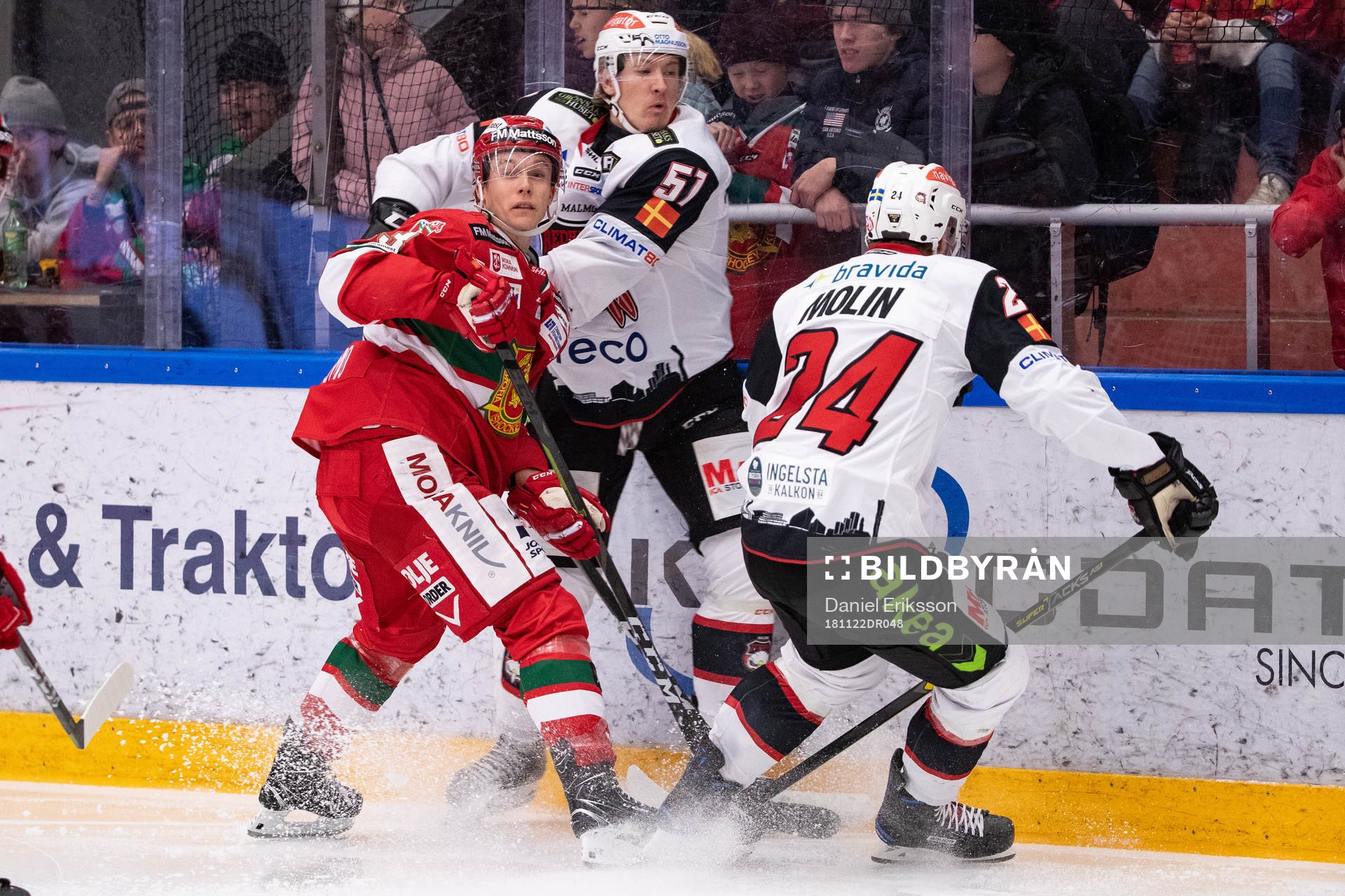 Moras Emil Bejmo och Malmö Redhawks Emil Sylvegård  och