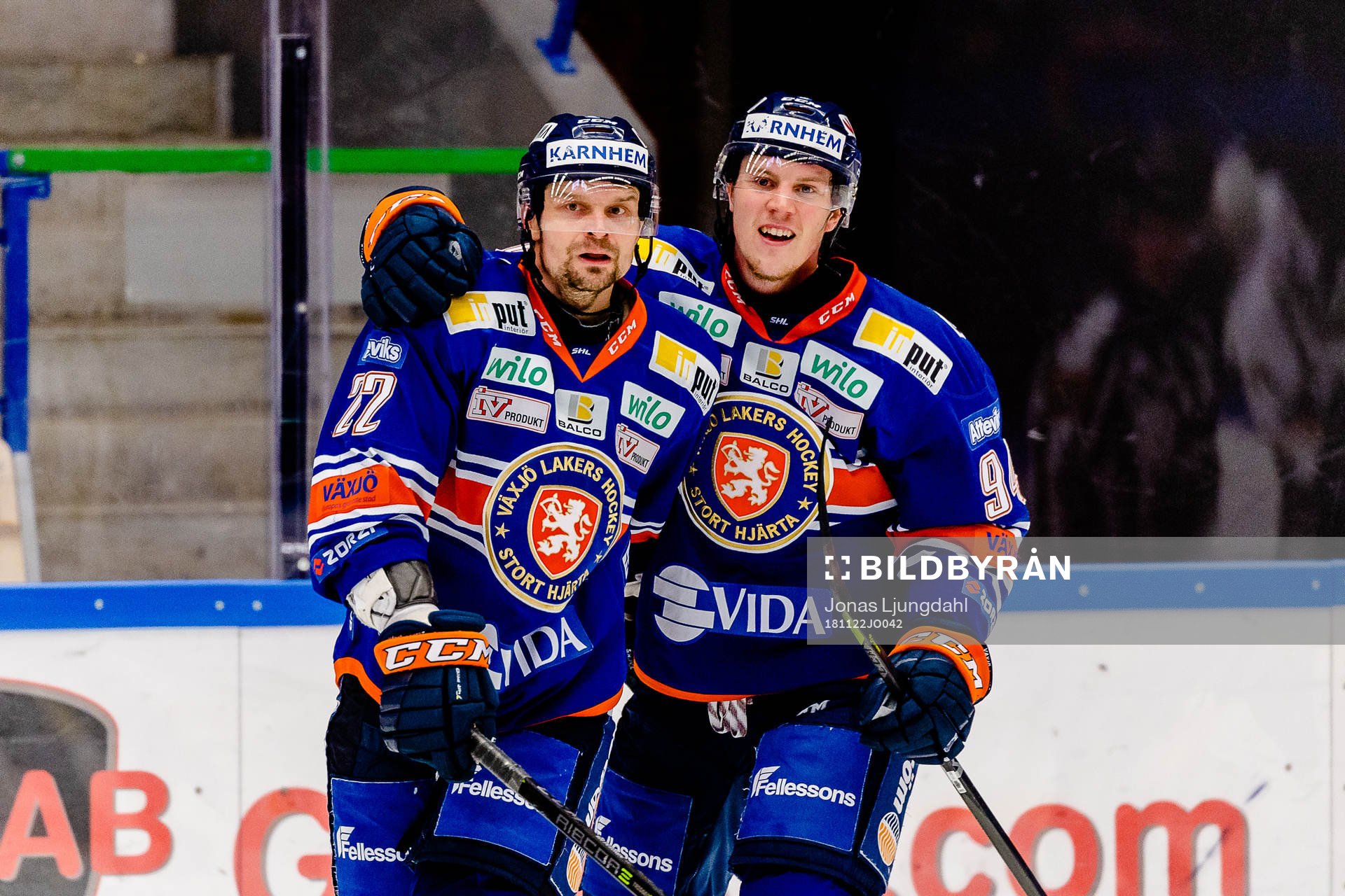 Växjös Janne Pesonen och Joel Persson jublar