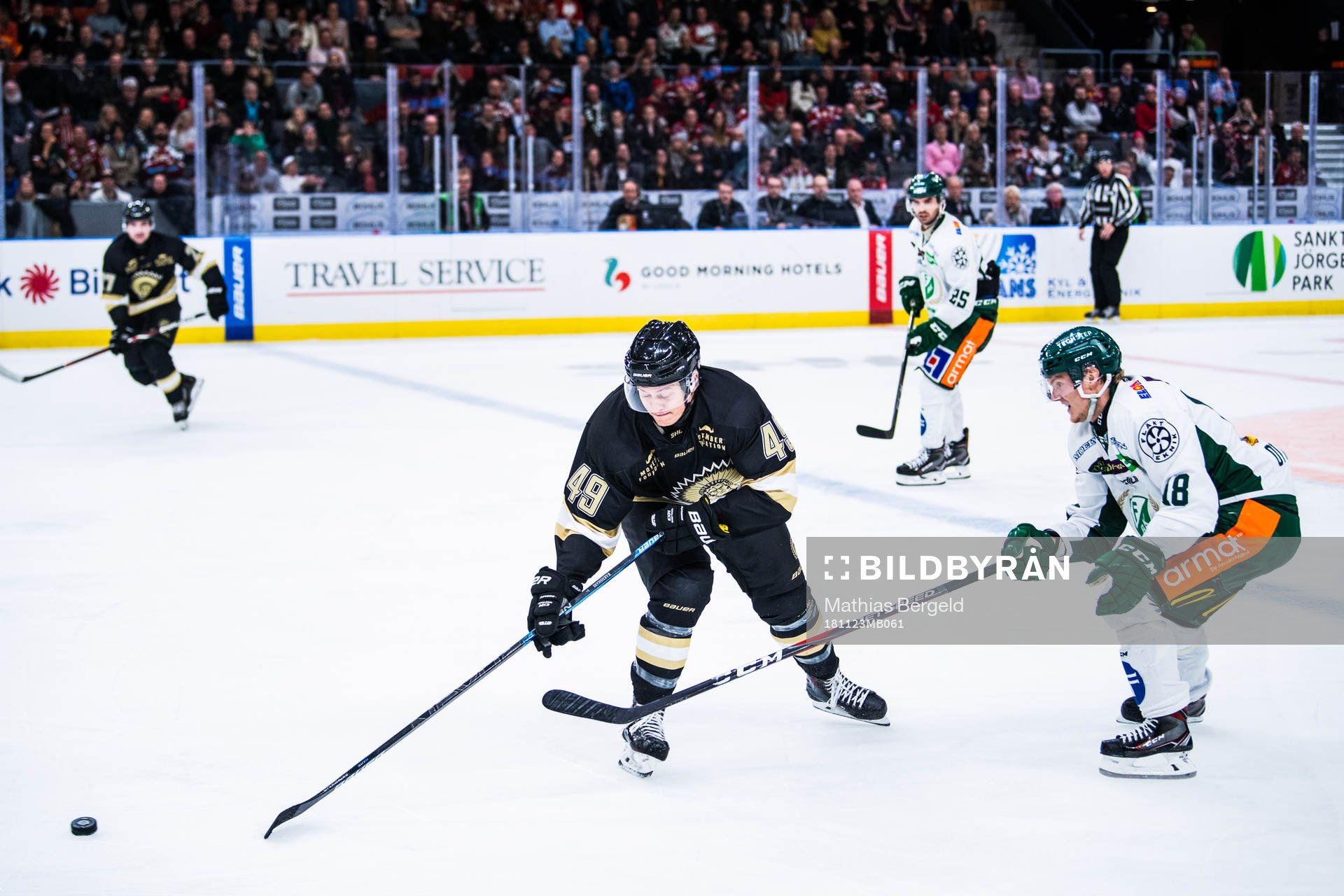 Frölundas Rhett Rakhshani och Färjestads Axel Ottosson