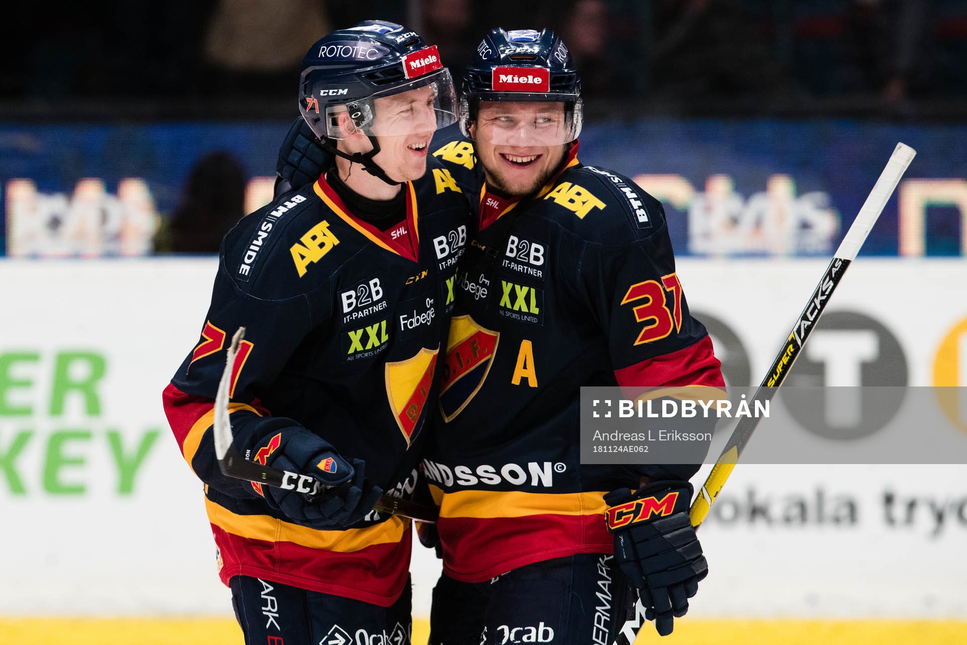 Djurgårdens Jonathan Davidsson och Jesper Pettersson jublar