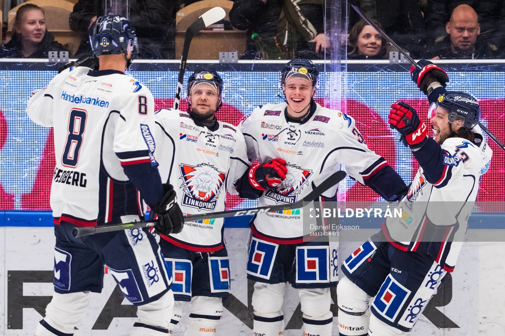 Linköpings Olle Lycksell jublar med lagkamrater