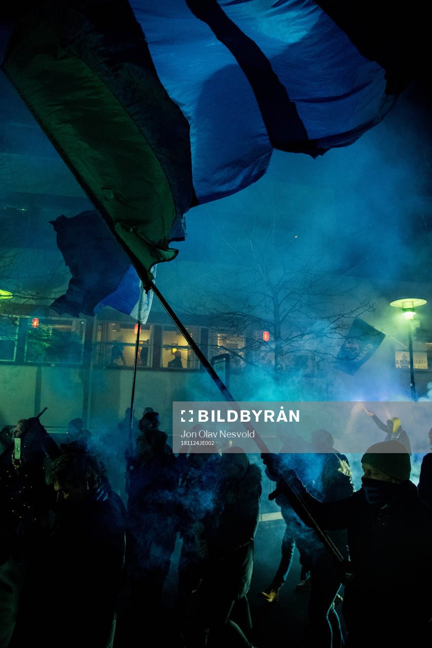 Supporters of Stabæk in the streets of Bekkestua