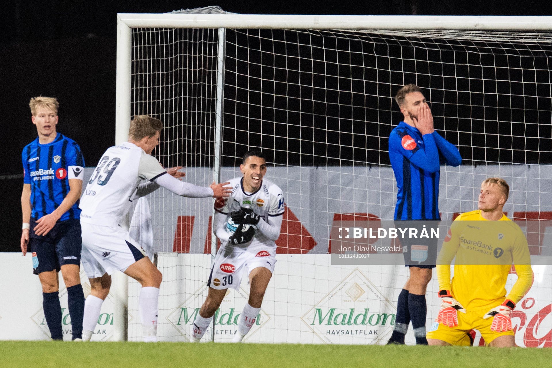 Mustafa Mos Abdellaoue of Strømsgodset celebrates
