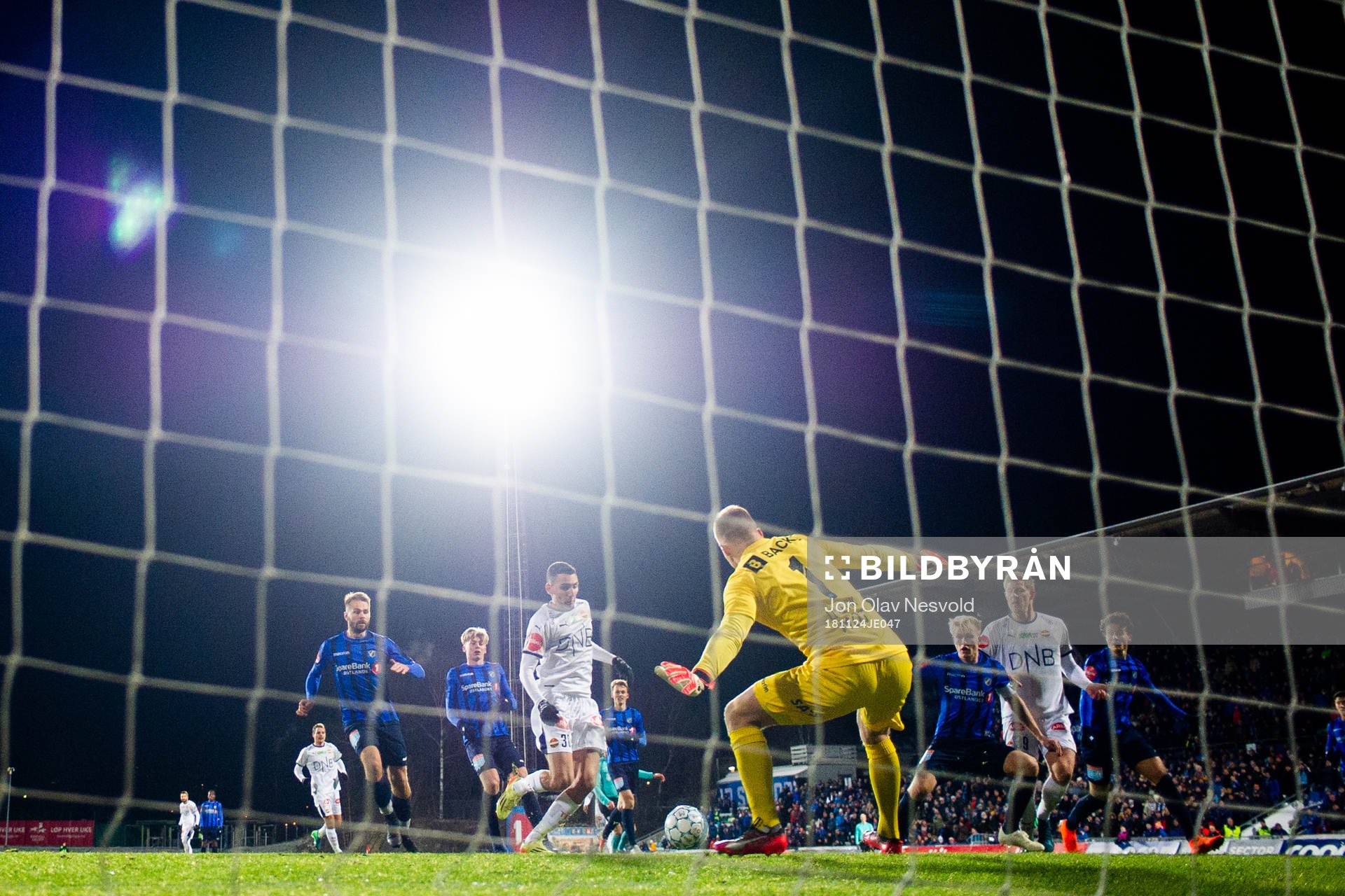 Mustafa Mos Abdellaoue of Strømsgodset scores 2-2 behind