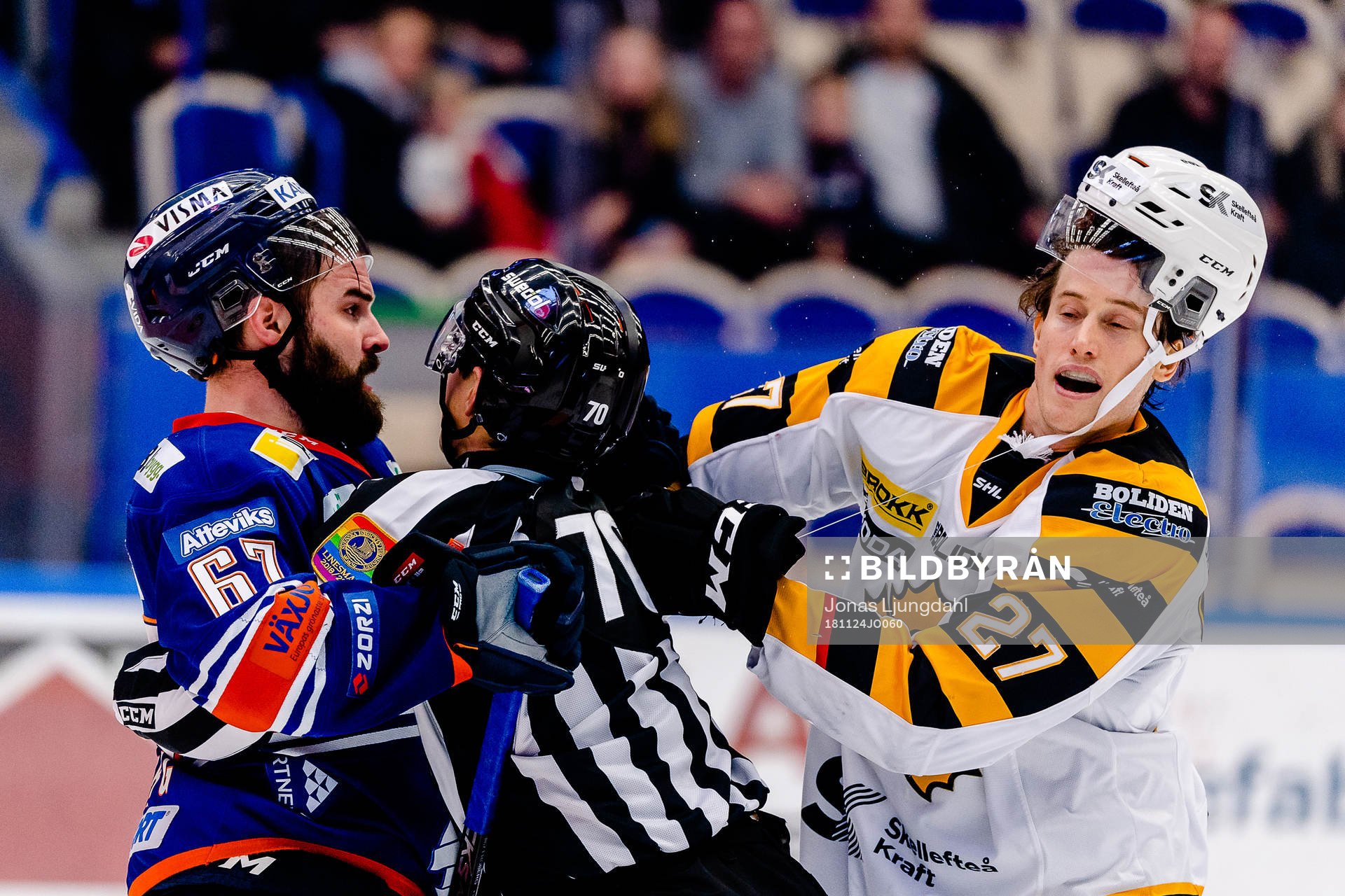 Gruff mellan Växjös Linus Fröberg och Skellefteås Robin