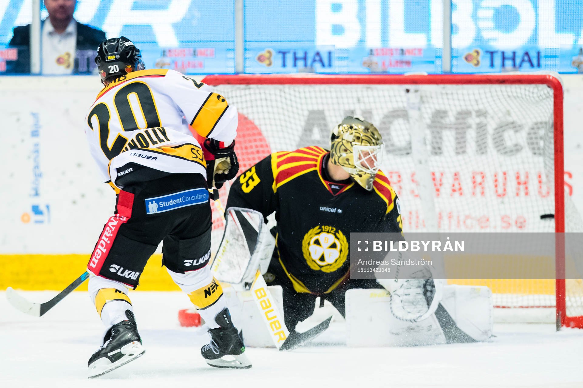 Luleås Jack Connolly sätter sin straff bakom Brynäs