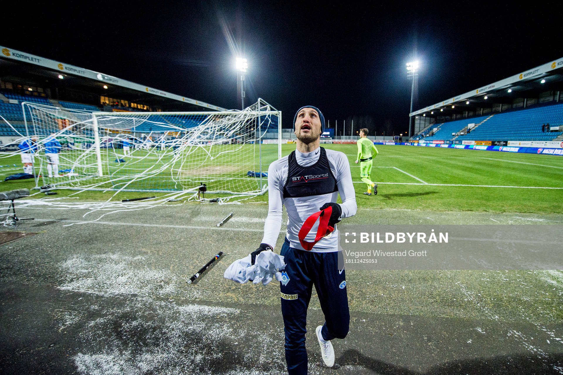 Magnus Eikrem of Molde with the silver medal