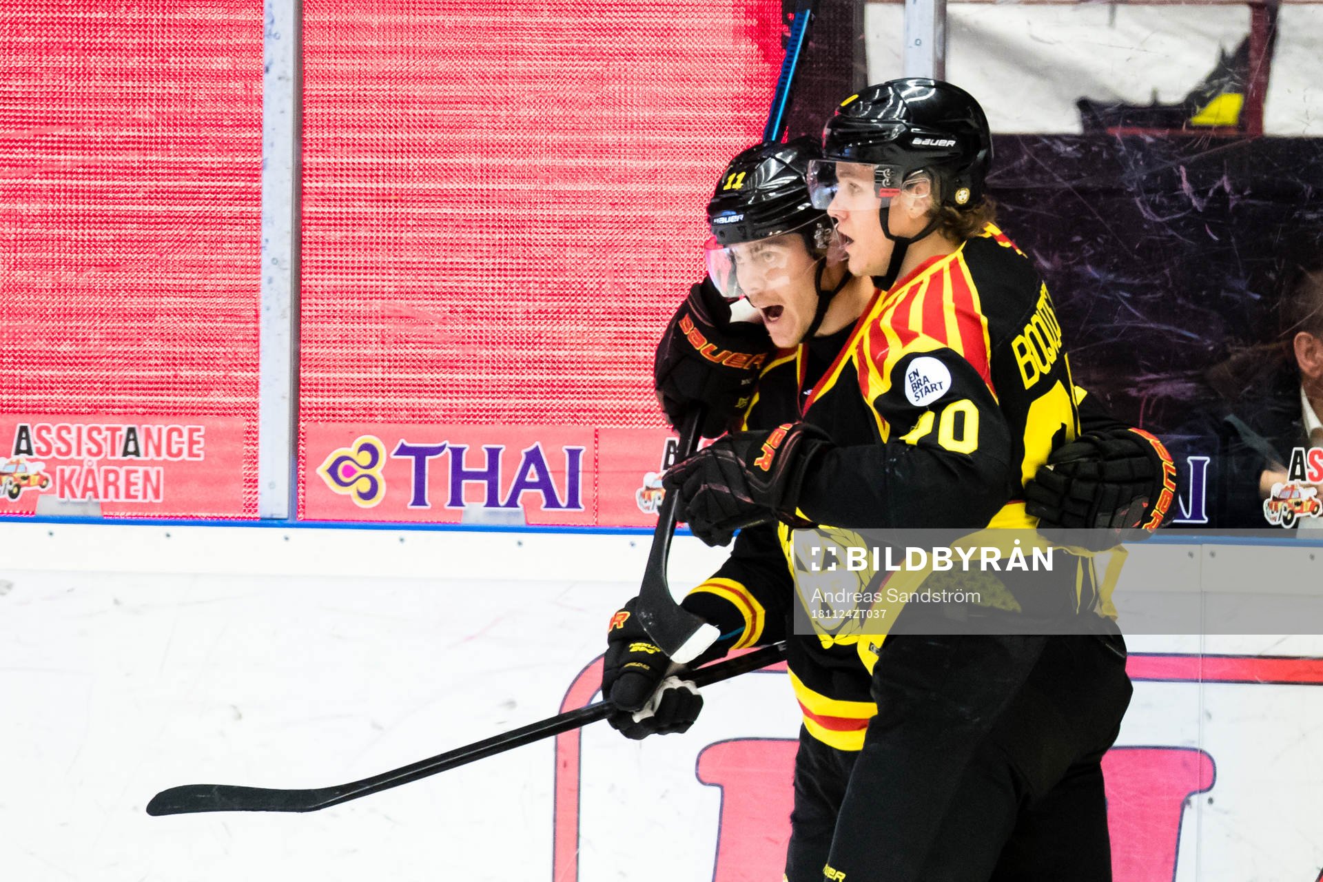 Brynäs Joel Kellman gör 2-1 och jublar med Jesper Boqvist