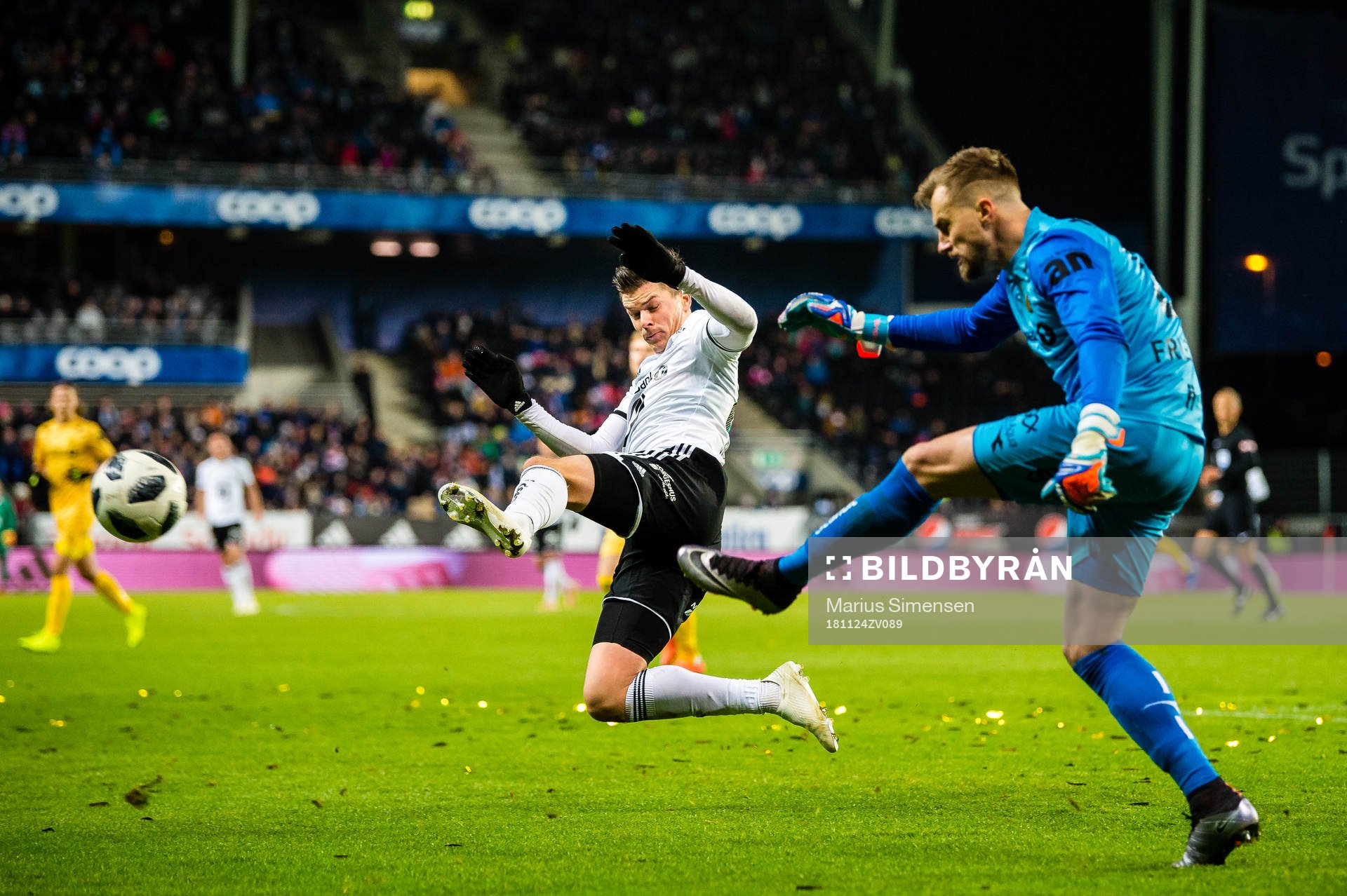 Pål Andre Helland of Rosenborg and Ricardo Henrique Schuck