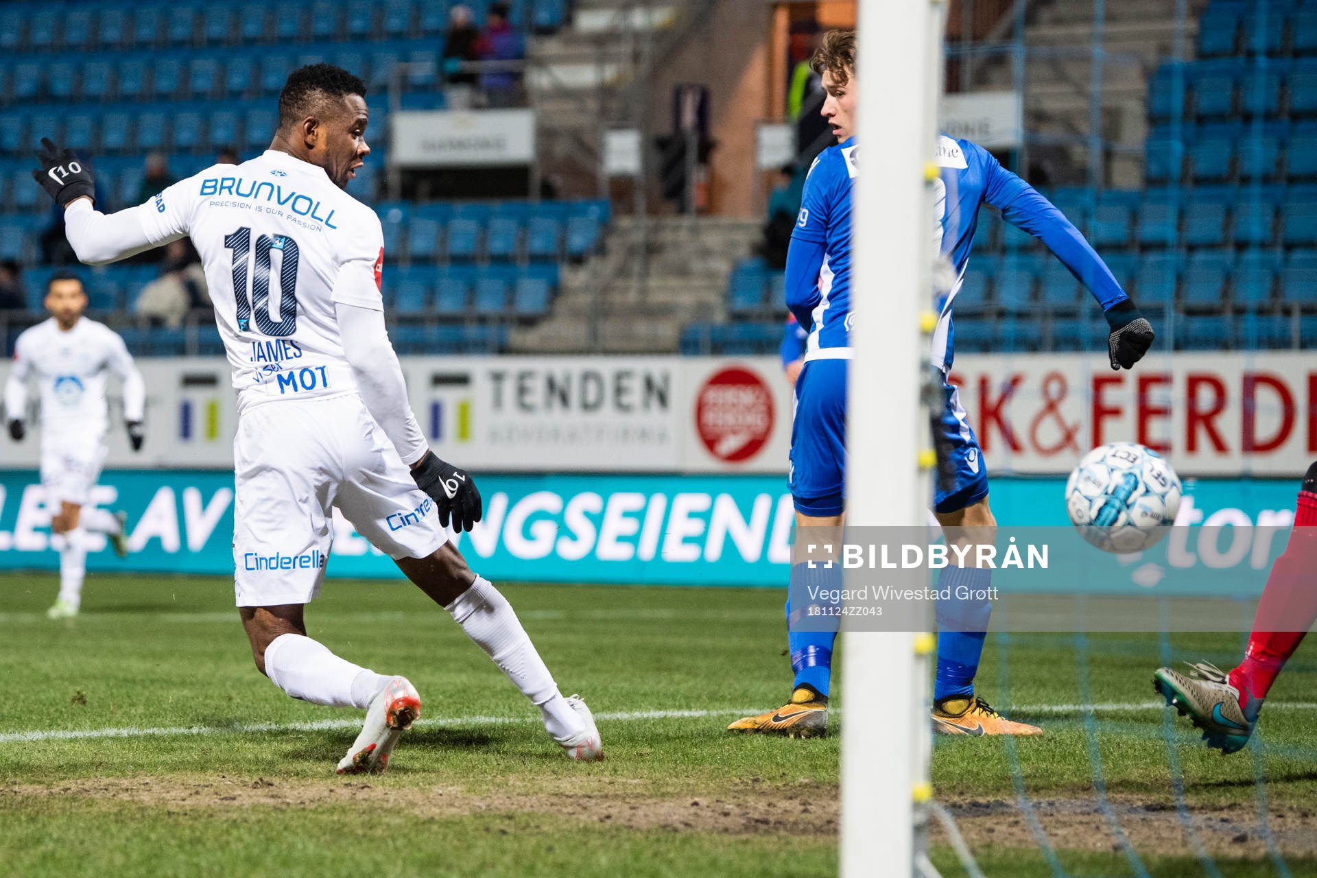 Leke Samson James of Molde scores 1-1