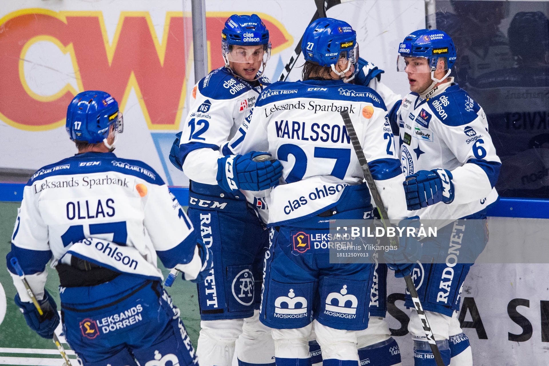 Leksands Wilde Bröms jublar med lagkamrater
