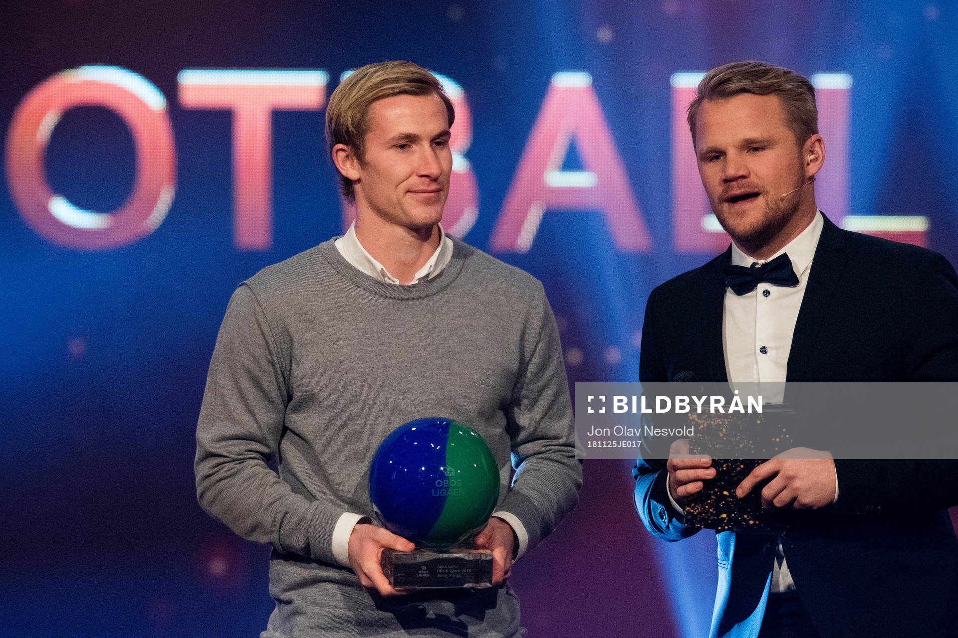 Viljar Vevatne of Viking receives the prize as the player