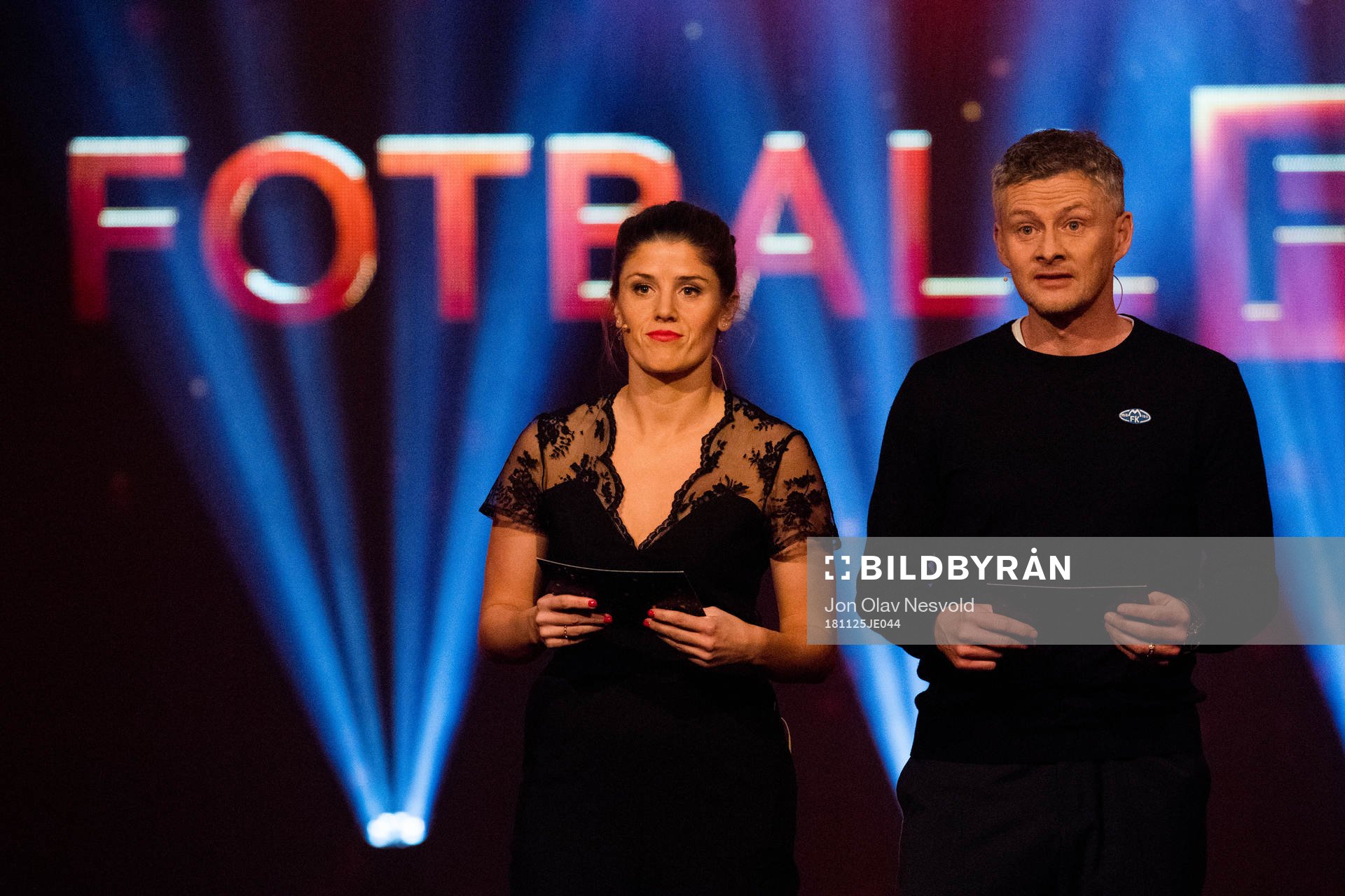 Maren Mjelde of Chelsea and Ole Gunnar Solskjær, manager