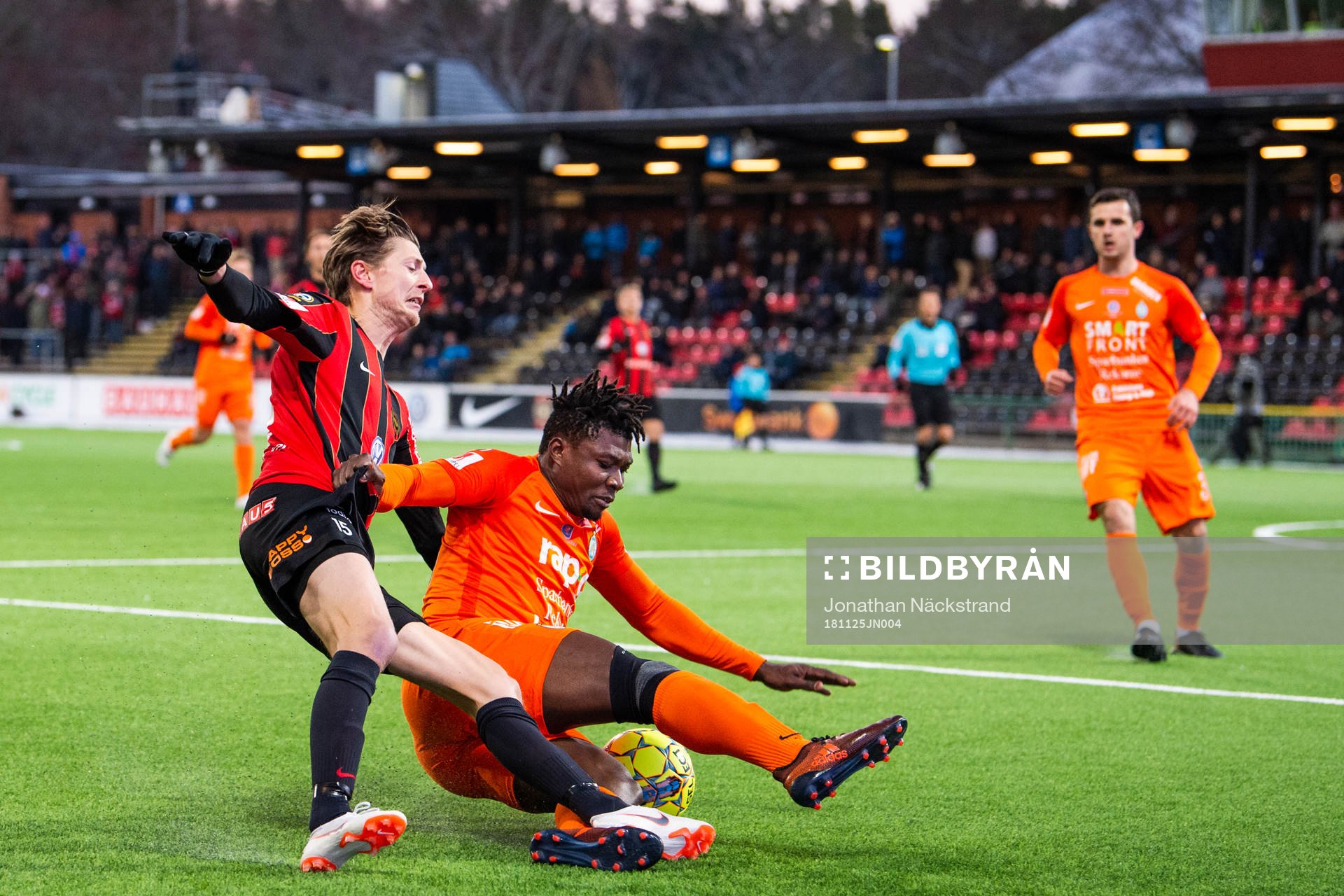 Brommapojkarnas Johan Falkmar och AFC Eskilstunas Samuel