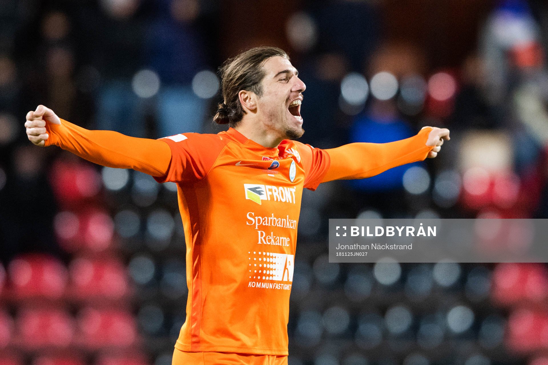 AFC Eskilstunas Christian Miljevic jublar
