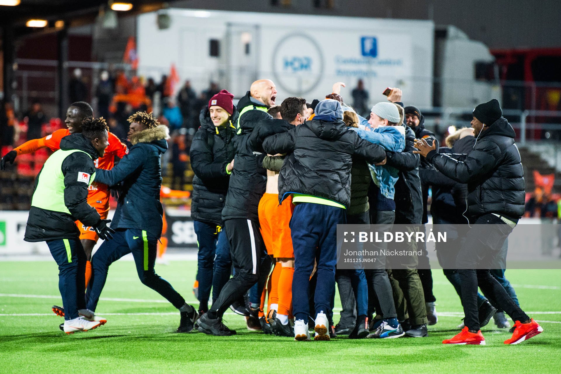 AFC Eskilstunas spelare jublar