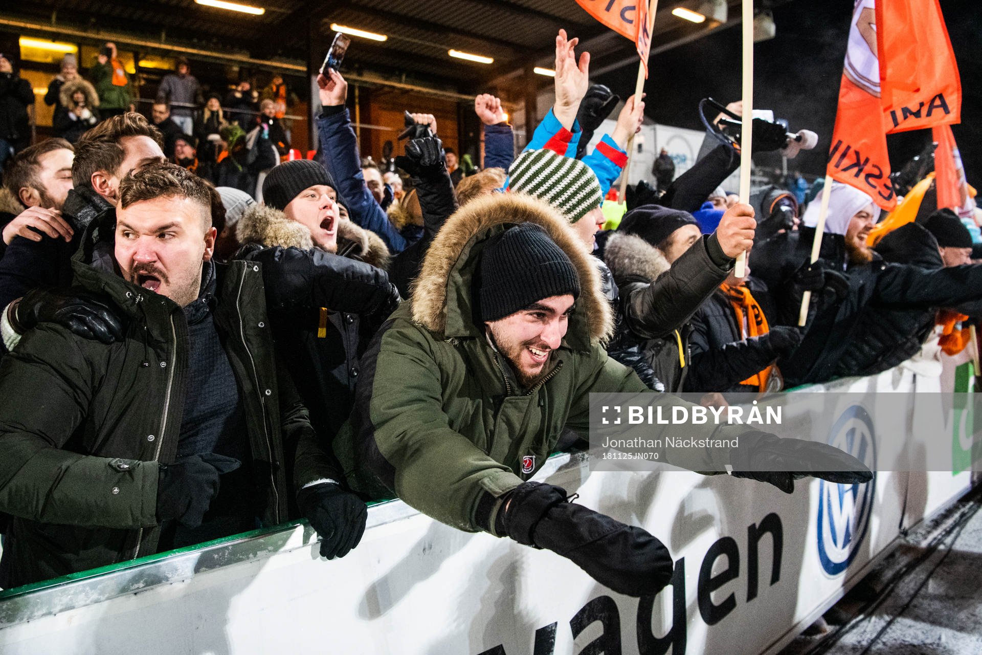 AFC Eskilstunas supportrar jublar