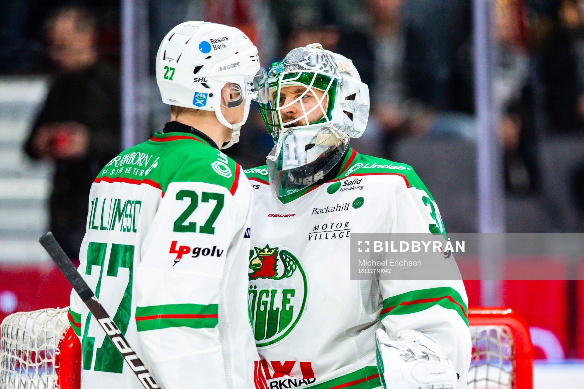 Rögles Jesper Williamsson och målvakt Ville Kolppanen i
