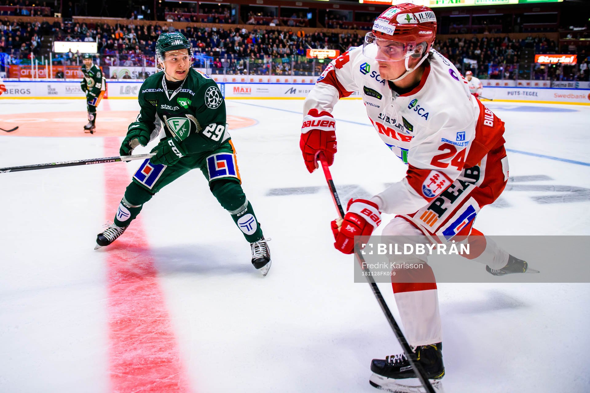 Färjestads Oskar Steen och Timrås Andreas Molinder
