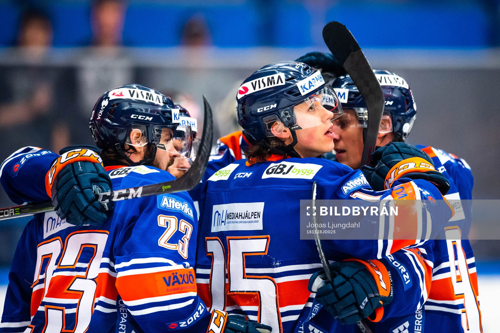 Växjös Dominik Bokk jublar med lagkamrater