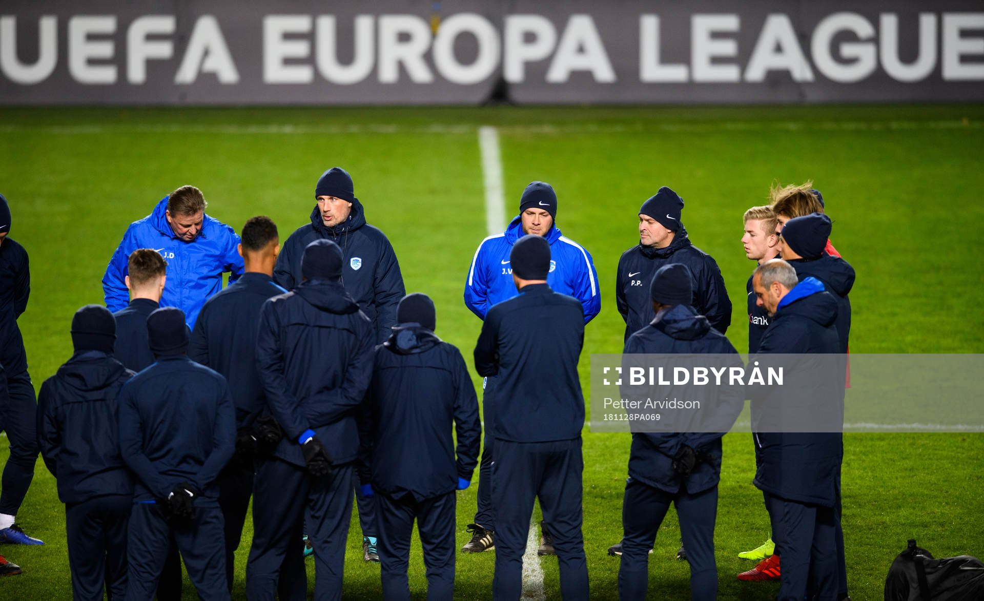 Philippe Clement, head coach of Genk talks to the players
