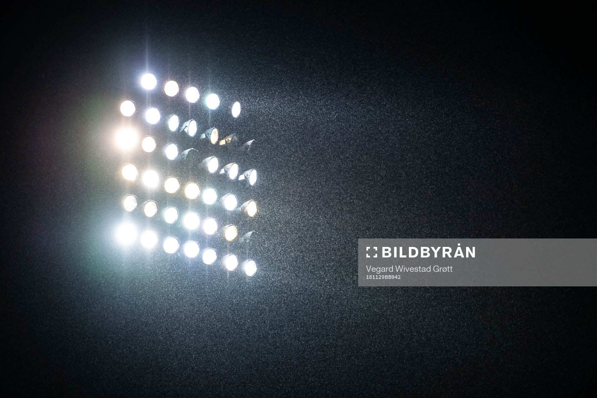 Rain in front of the floodlights