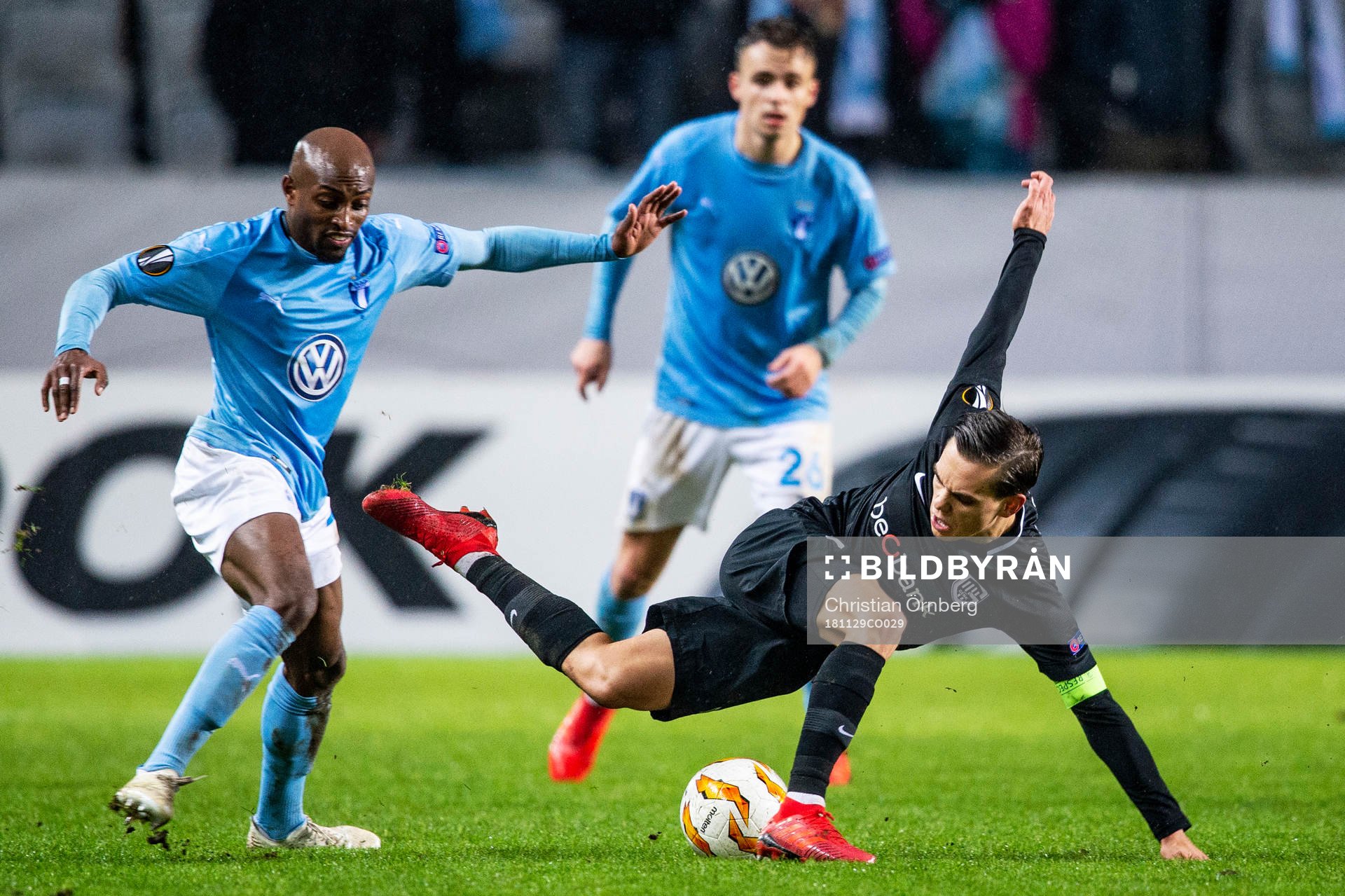 Fouad Bachirou of Malmö FF and Alejandro Pozuelo of Genk during the Europa league match between Malmö FF and Genk on November 29, 2018 in Malmö.