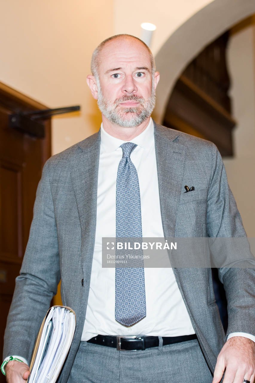 Advokat Johan Åkermark som företräder mutbrottsåtalade