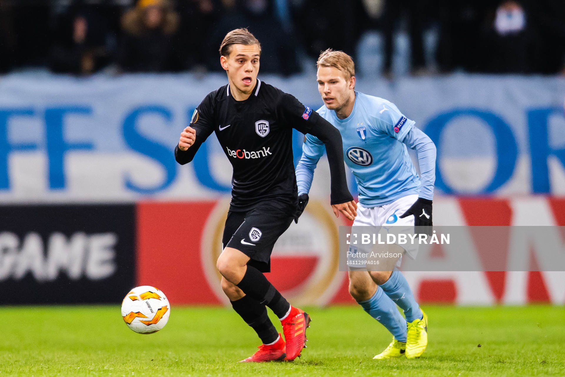 Leandro Trossard of Genk and Oscar Lewicki of Malmö FF