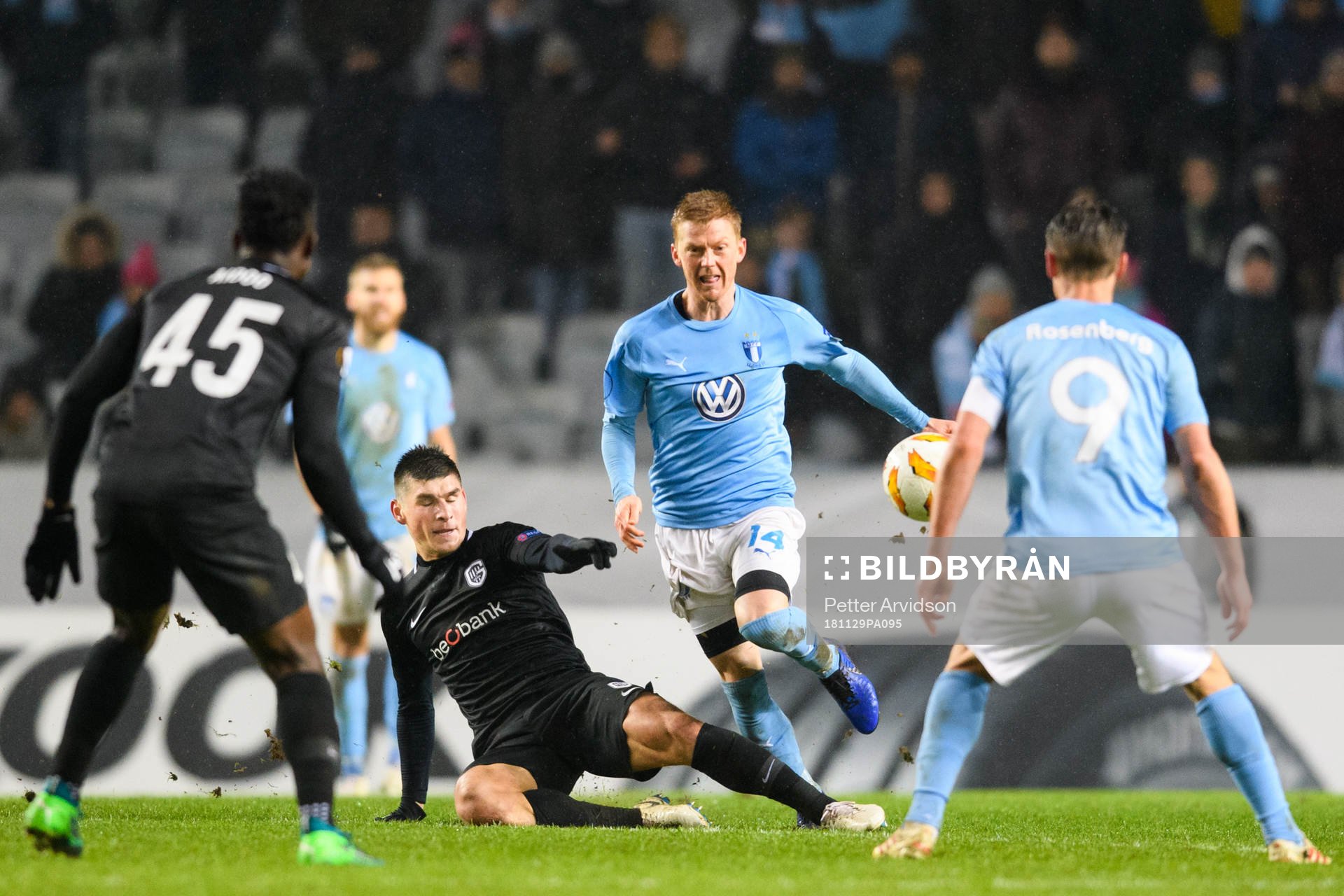 Anders Christiansen of Malmö FF and Joakim Maehle of Genk during the Europa league match between Malmö FF and Genk on November 29, 2018 in Malmö.