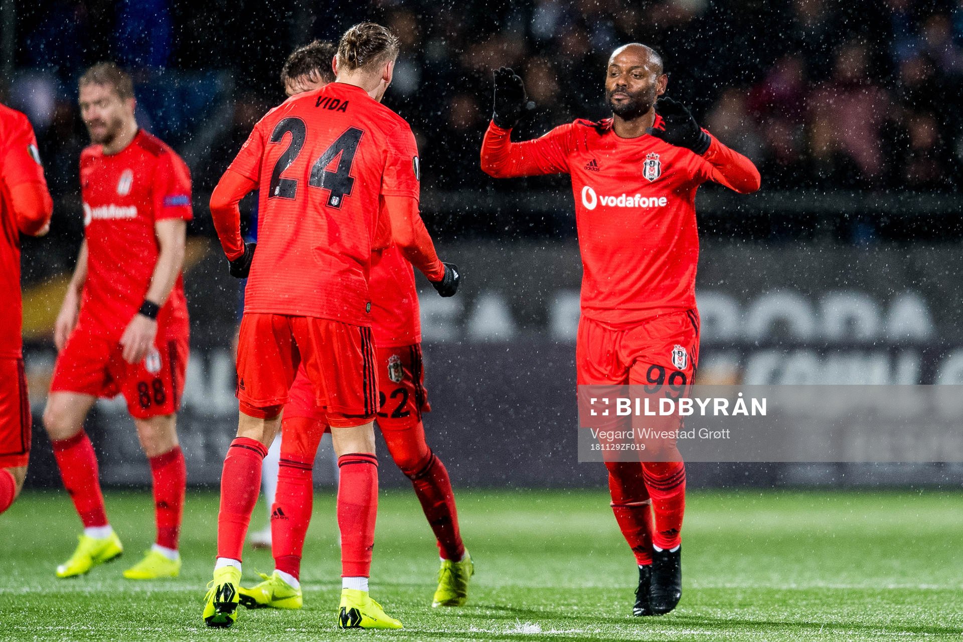 Vagner Silva De Souza Love of Besiktas celebrates with