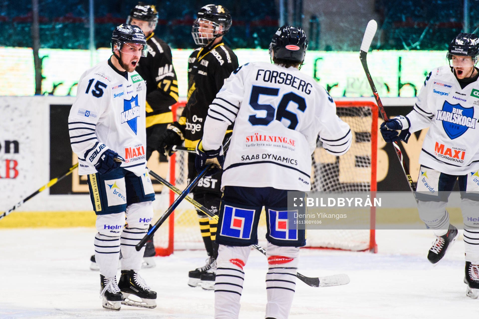 Karlskogas Gustaf Franzén jublar med lagkamrater