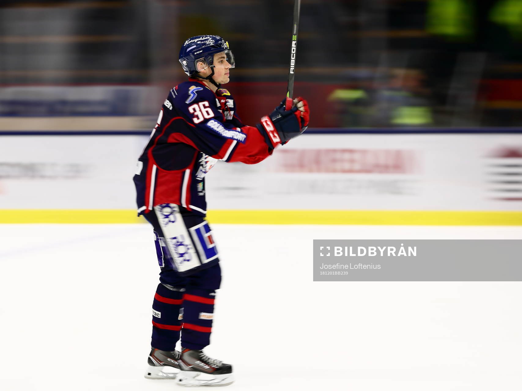 3Linköpings Filip Karlsson jublar innan han lämnar isen