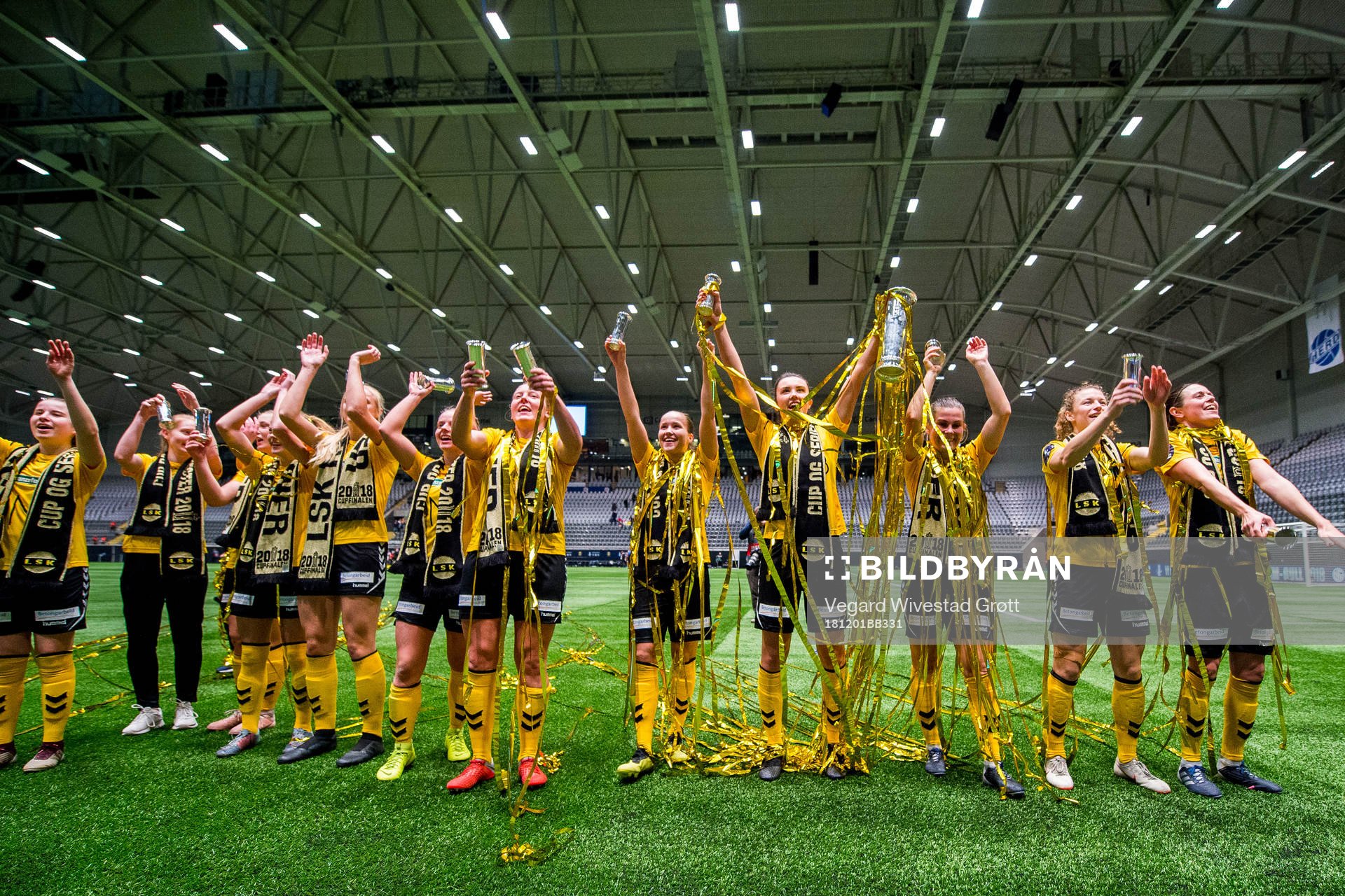 Anna Åsa Olivia Westerlund, Guro Reiten, Ingrid Syrstad Engen, Emilie Bosshard Haavi, Synne Skinnes Hansen and Isabell Bachor of LSK Kvinner celebrate after winning the cup final between LSK Kvinner and Sandviken on December 1, 2018 in Oslo.