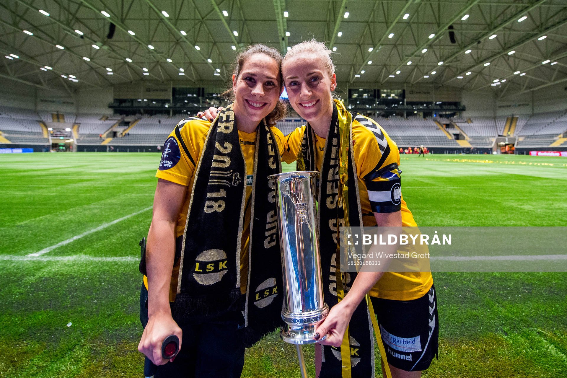 Ingrid Moe Wold and Anja Sønstevold of LSK Kvinner pose