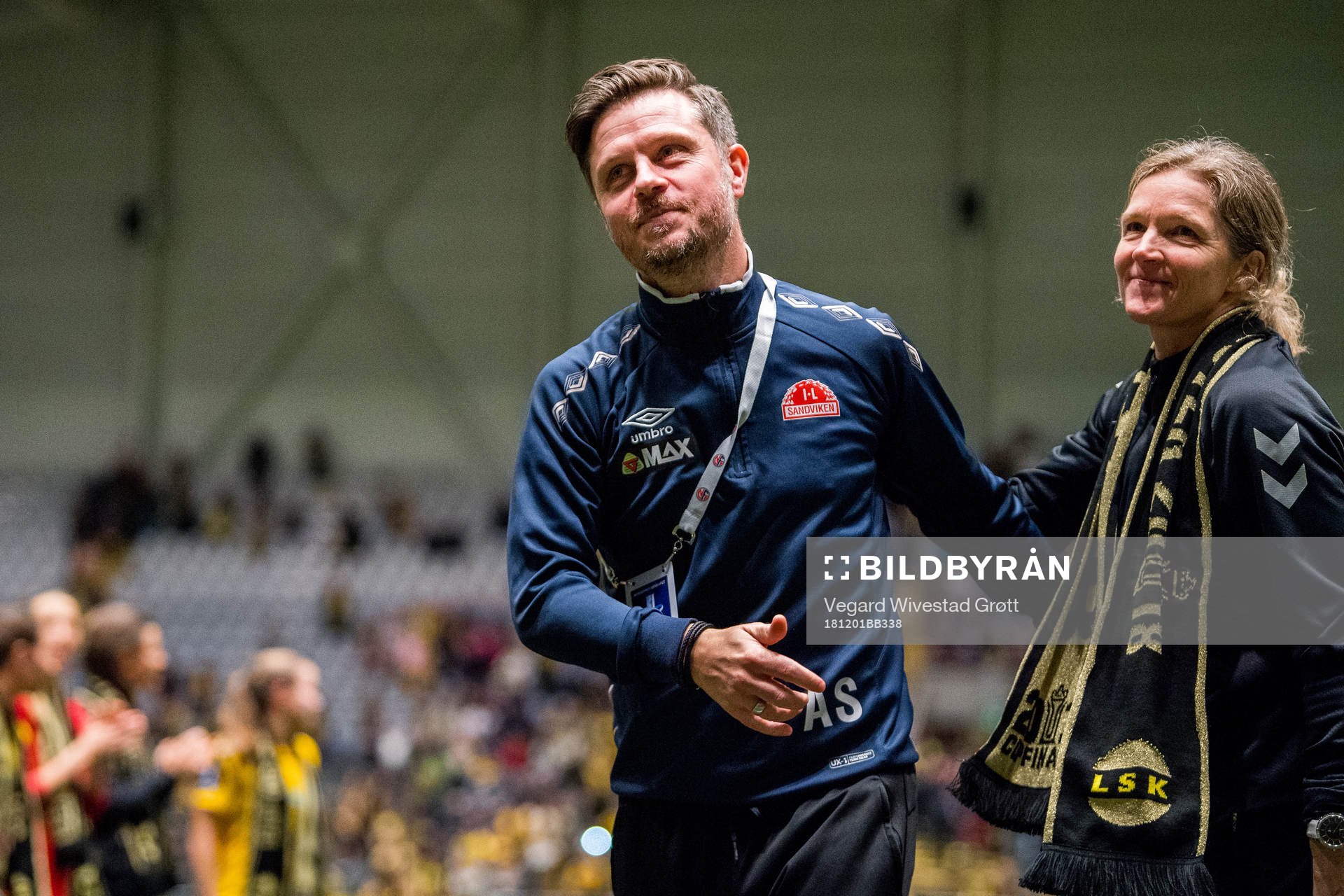 Alexander Straus, head coach of Sandviken, and Hege Riise,