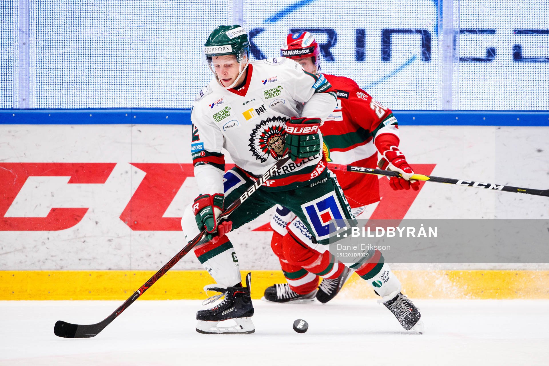 Frölundas Max Friberg och Moras Kevin Goumas