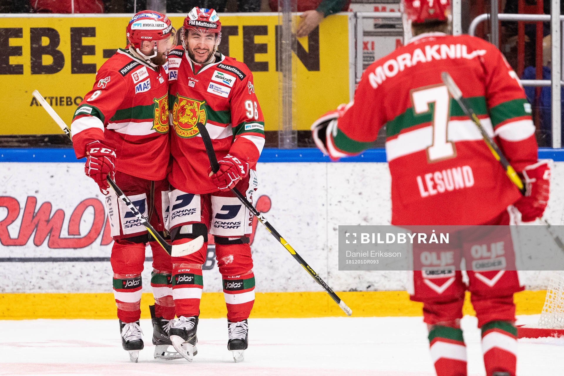 Moras Niki Petti jublar