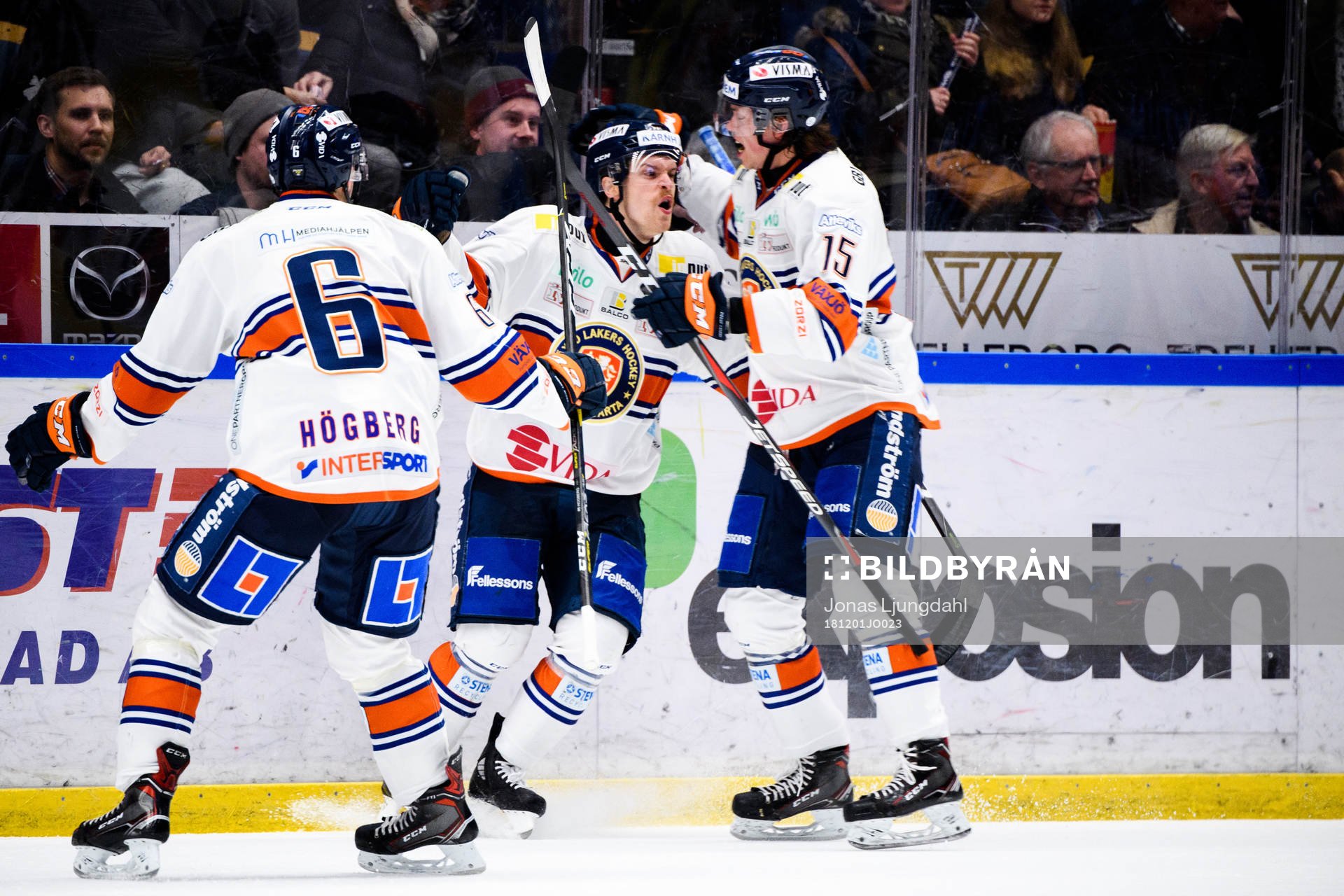Växjös Brendan Shinnimin och Dominik Bokk jublar