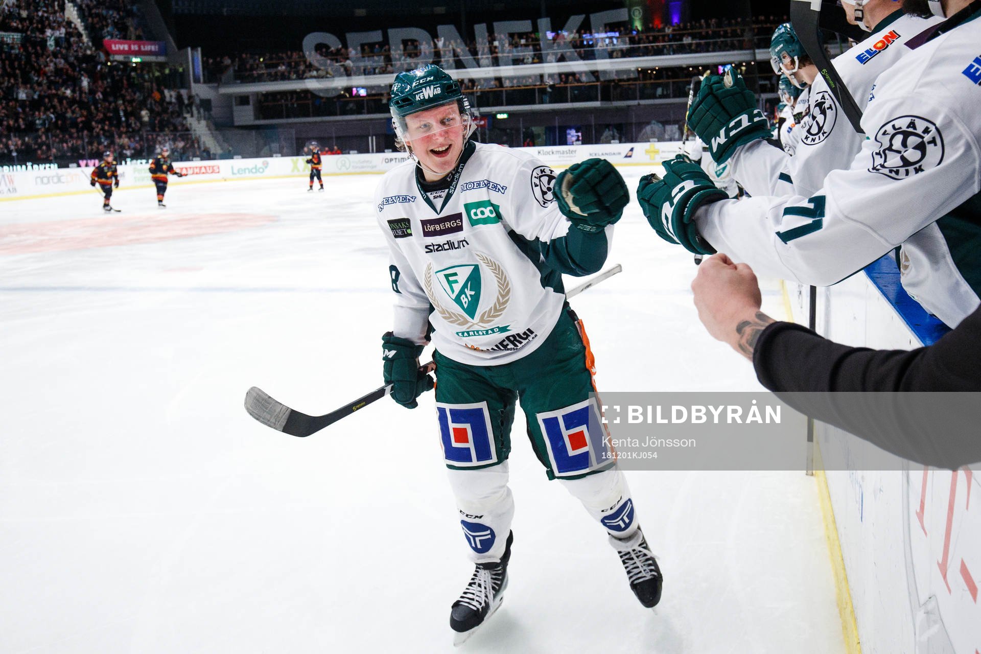 Färjestads Fabian Zetterlund jublar