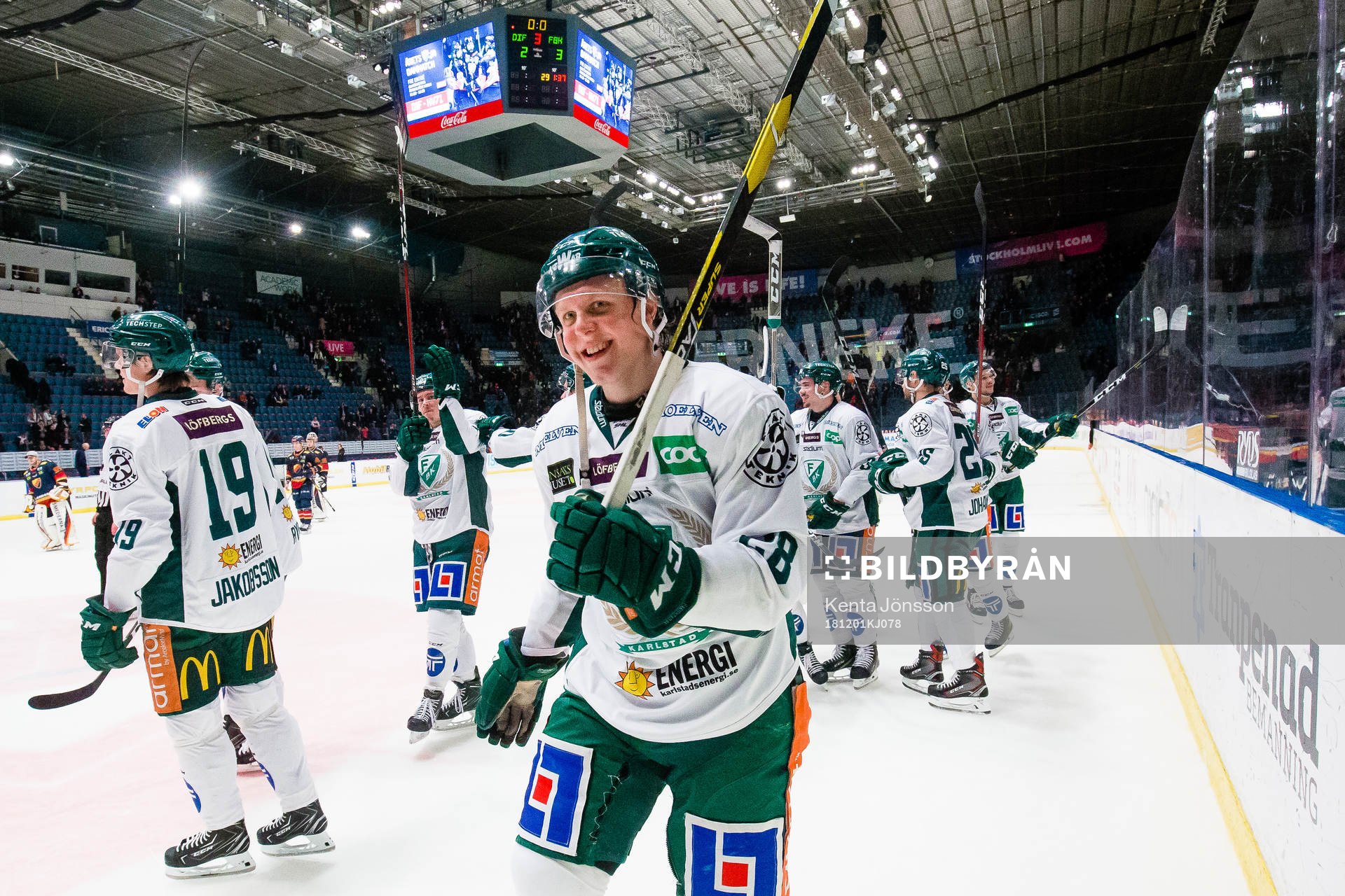 Färjestads Fabian Zetterlund jublar