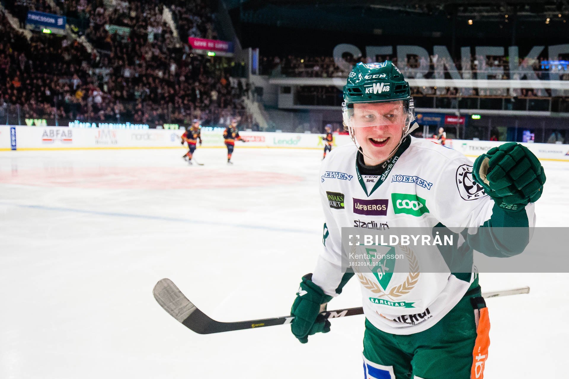 Färjestads Fabian Zetterlund jublar