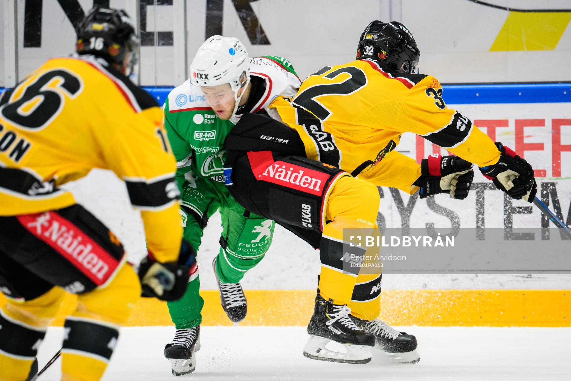 Rögles Christopher Bengtsson och Luleås Oscar Engsund